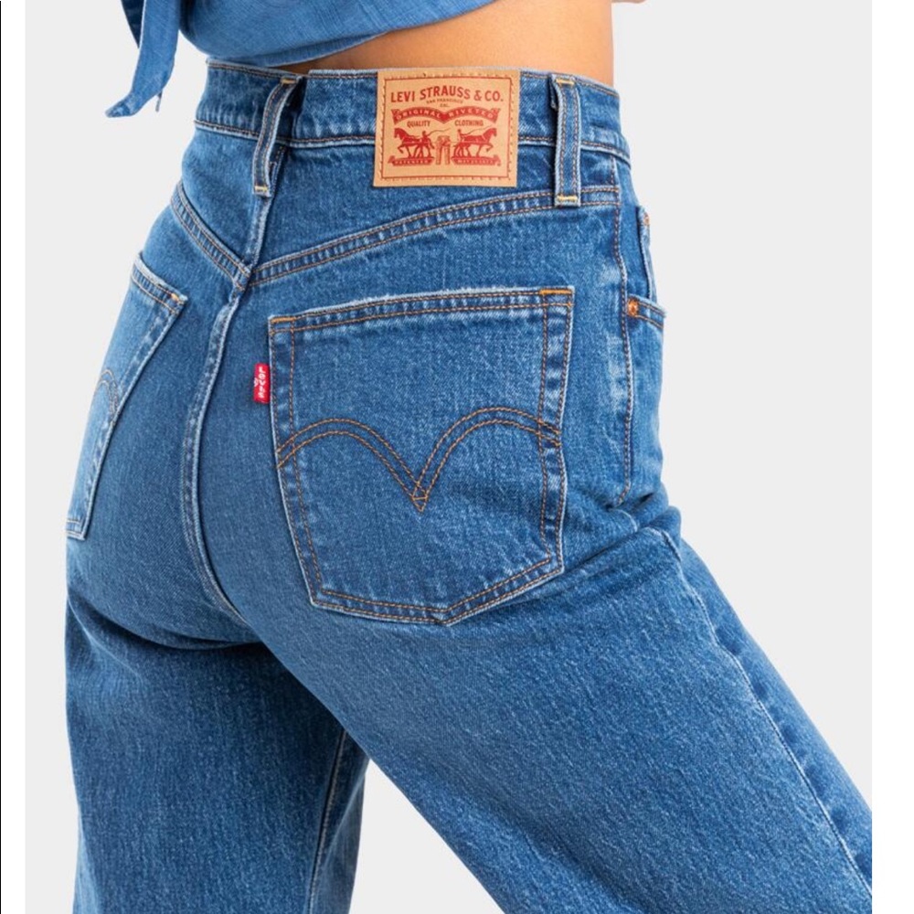 NWT Levi’s Ribcage Straight Ankle Jeans